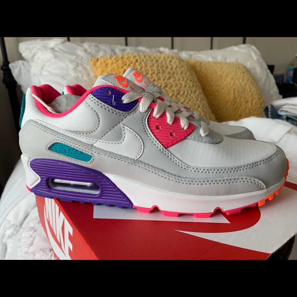 Brand new  NIKE air max 90